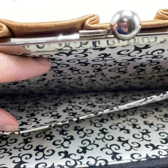 HOBO leather clutch wallet  purse - Picture 5 of 10